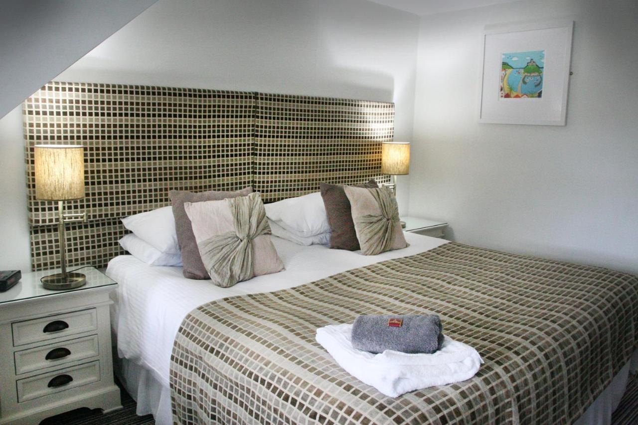 Townhouse Rooms Truro Bagian luar foto