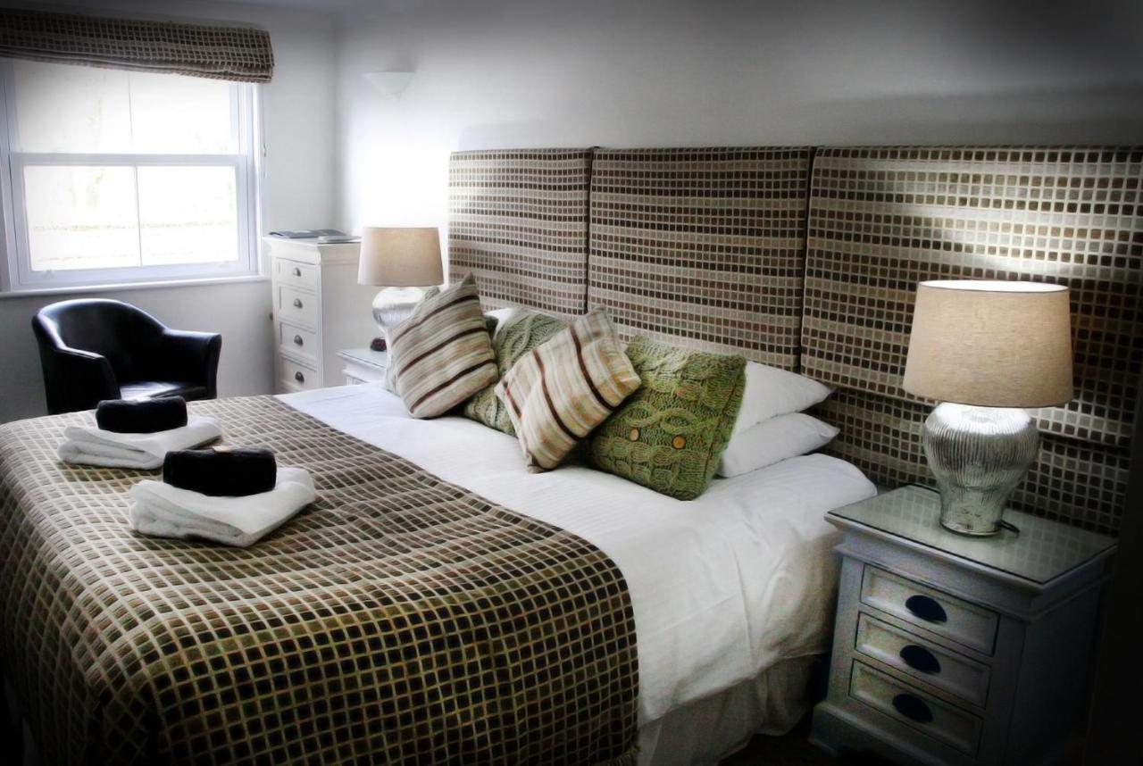 Townhouse Rooms Truro Bagian luar foto