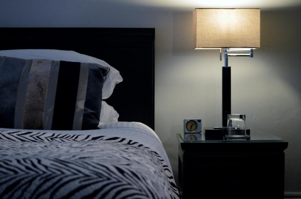 Townhouse Rooms Truro Bagian luar foto