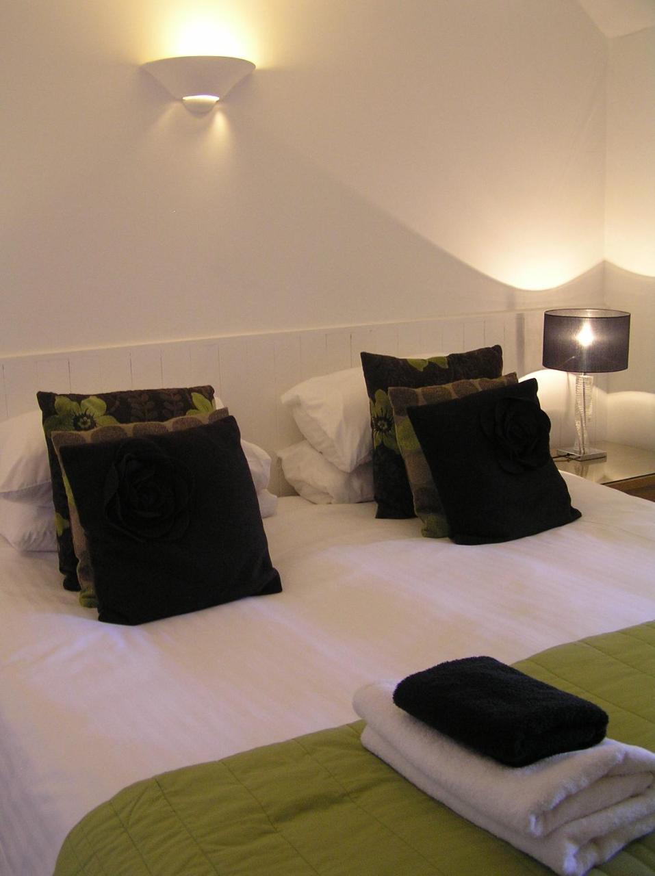 Townhouse Rooms Truro Bagian luar foto